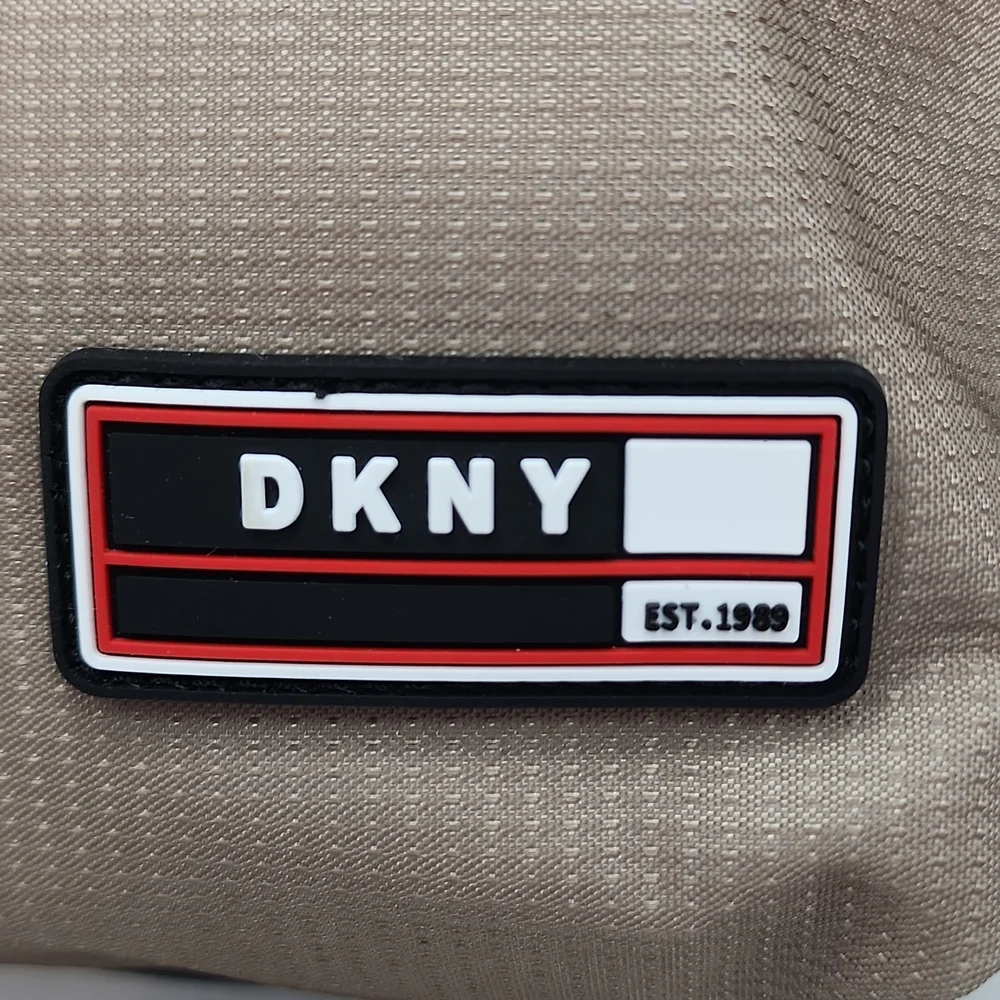 DKNY TOILETRY TRAVEL BAG